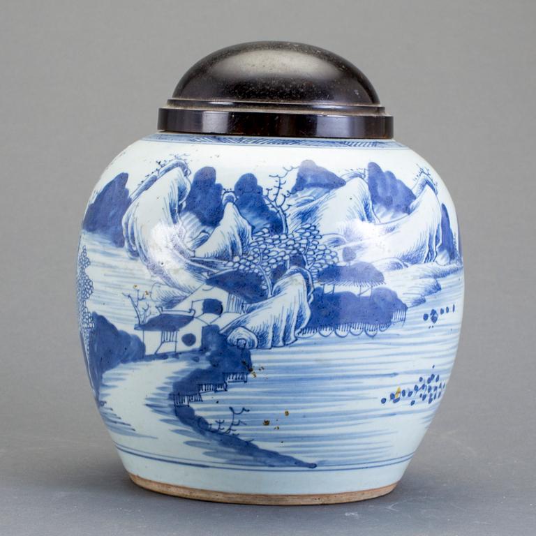 KRUS / LAMPFOT, porslin, Kina, 1800-talets första hälft.