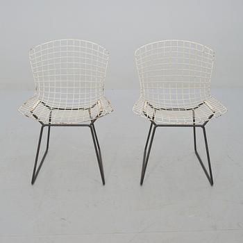 STOLAR, ett par, "Sidechair", Harry Bertoia, 1900-talets andra hälft.