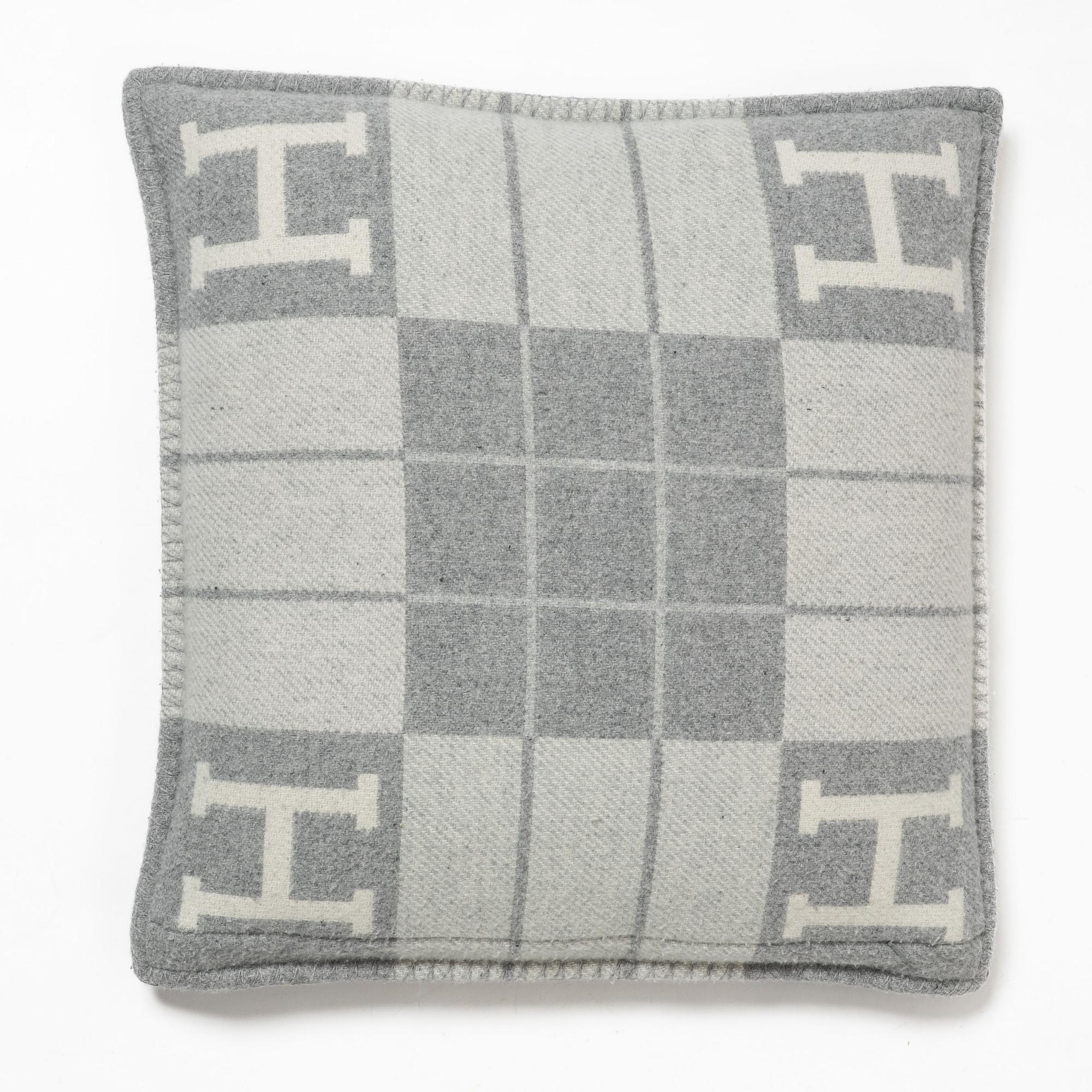 Hermès, cushion, "Coussin Avalon". receipt and dustbag.