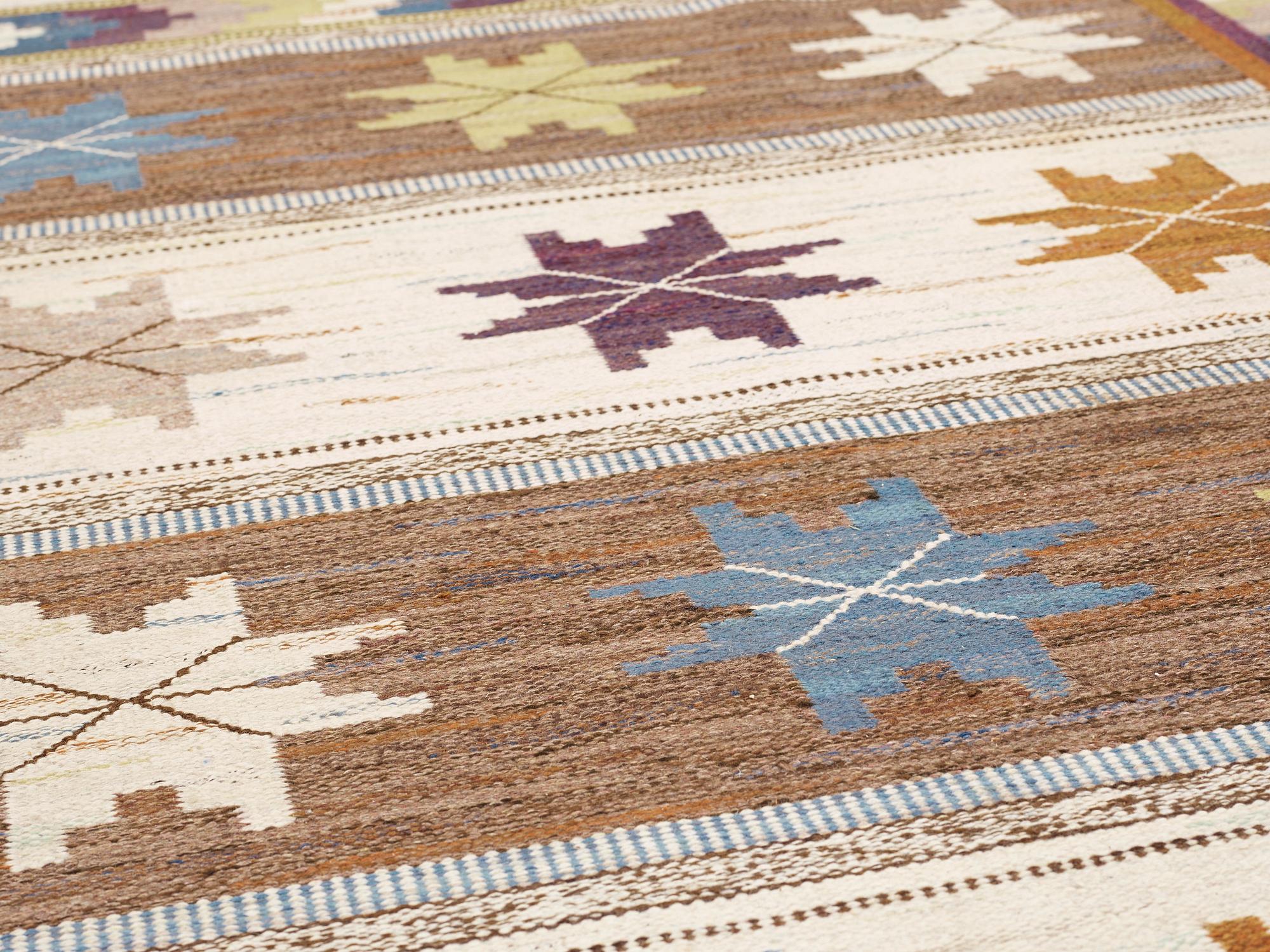 MATTA. "Höstmattan". Rölakan. 328 x 221 cm. Signerad AB MMF.