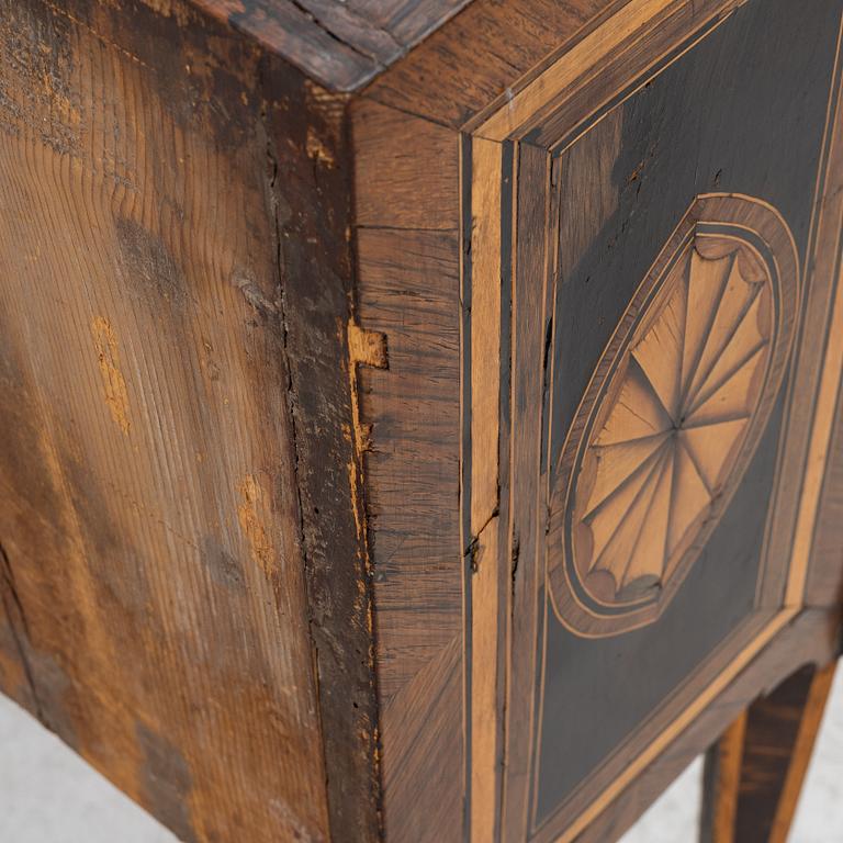 Chest of drawers, Louis XVI, France, latter half of the 18th century.