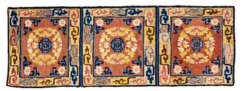 282. MATTO, a meditation rug, three squares, an antique Ningxia, China, the Qing dynasty, ca 166 x 58,5 cm.