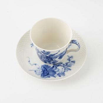 Royal Copenhagen, mat-och kaffeservis, 72 delar, porslin, "Blå blomst", Danmark.