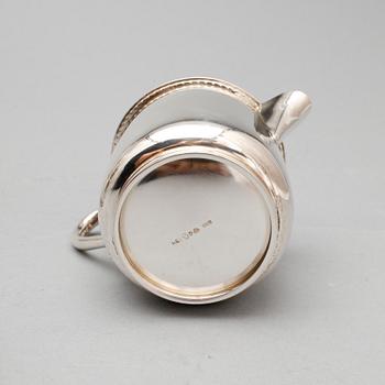 KAFFESERVIS, 3 delar, silver, C.G Hallberg, Stockholm 1936. Totalvikt ca 649 g.