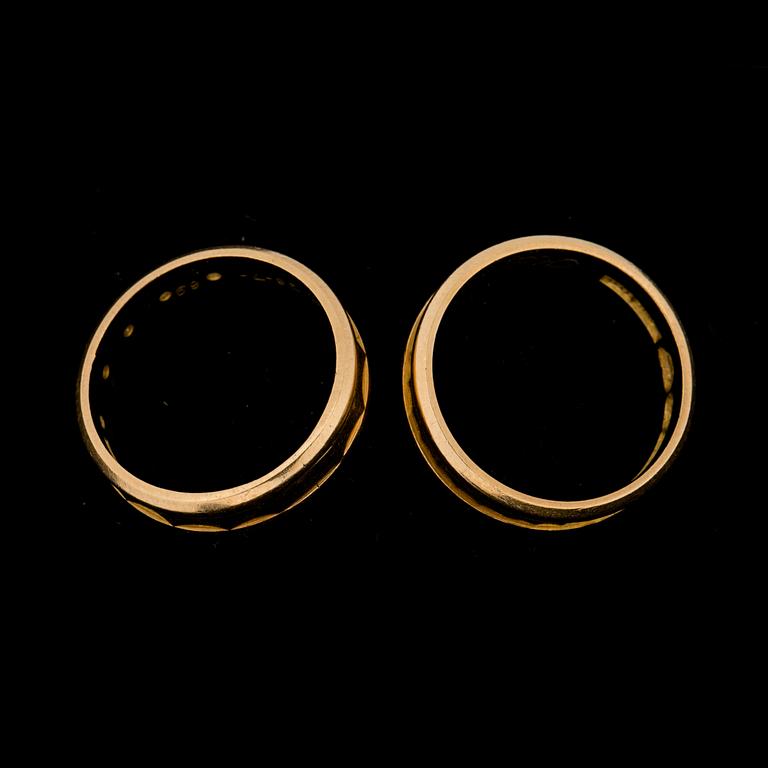 RINGAR, 2 st. 18K guld. Ceson, Göteborg, 1969. Vikt tot ca 9 gram.