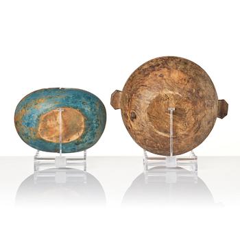 A Swedish folk art 'Ölbolle' drinking vessel and bowl, 18th/19th century.