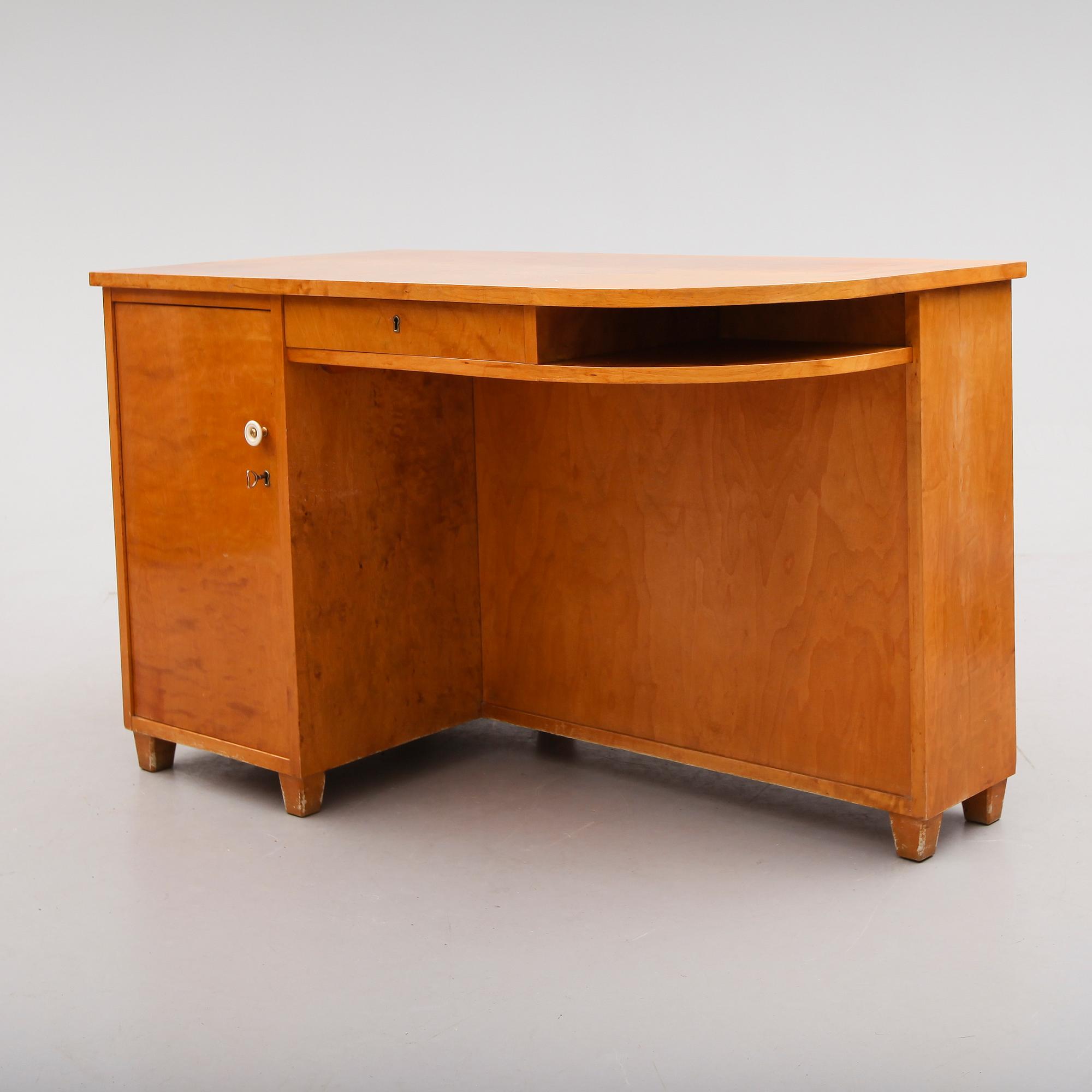 SKRIVBORD, 1900-talets första hälft.