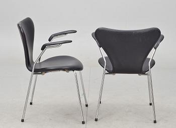 KARMSTOLAR, ett par, "Sjuan", Arne Jacobsen, Fritz Hansen.