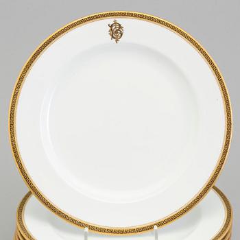 SERVISDELAR, 19 delar, porslin. England, märkt Phillips London, 1800-talets andra hälft.