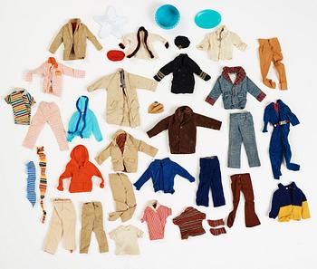 A set of 8 barbiedolls and accessories from the 1956's/-70's.