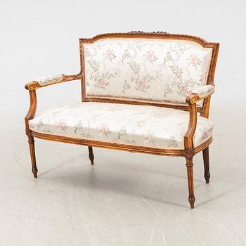 Soffa Louis XVI-stil 1900-talets första hälft.