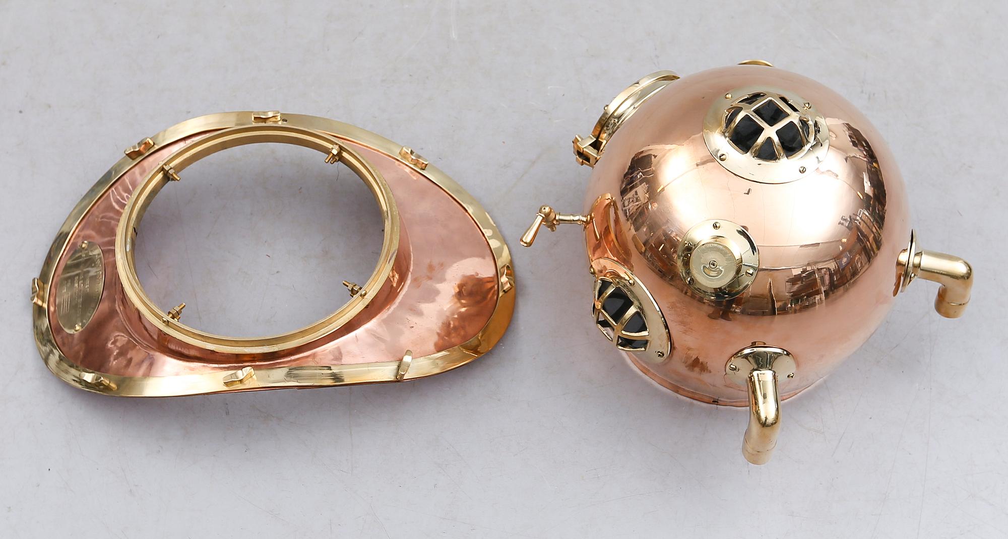 DYKARHJÄLM, kopia efter "U.S Navy Diving Helmet Mark V. Morse Diving Equipment Co Inc. Boston Mass, 1900-/2000-tal.