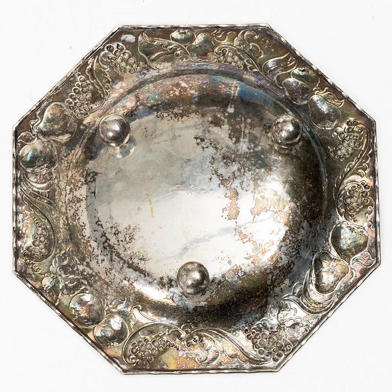 A Swedish silver dish, mark of JE Skreij, Falun 1929.
