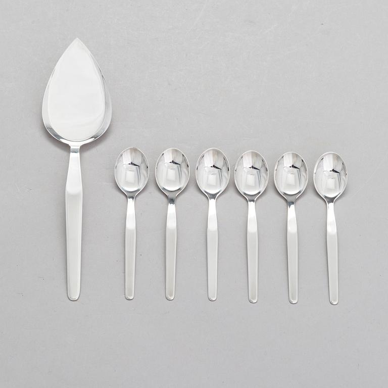 Tapio Wirkkala, a 'Marski' silver cake server with six coffee spoons in the original box. Kultakeskus, Hämeenlinna 2002.