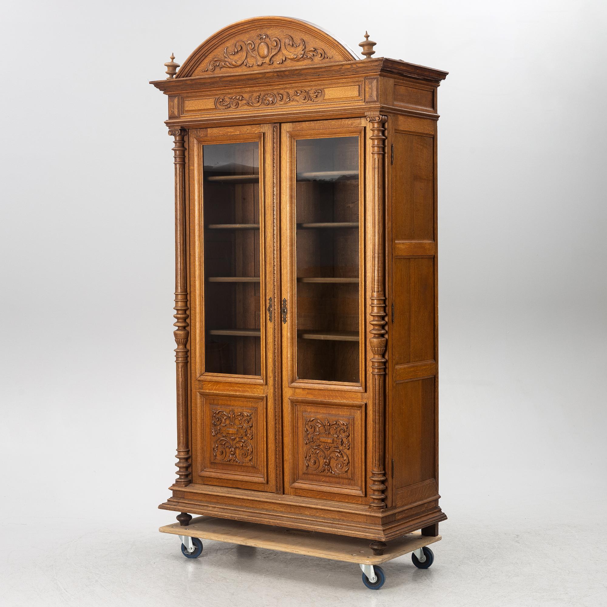 Display cabinet, late 19th century.