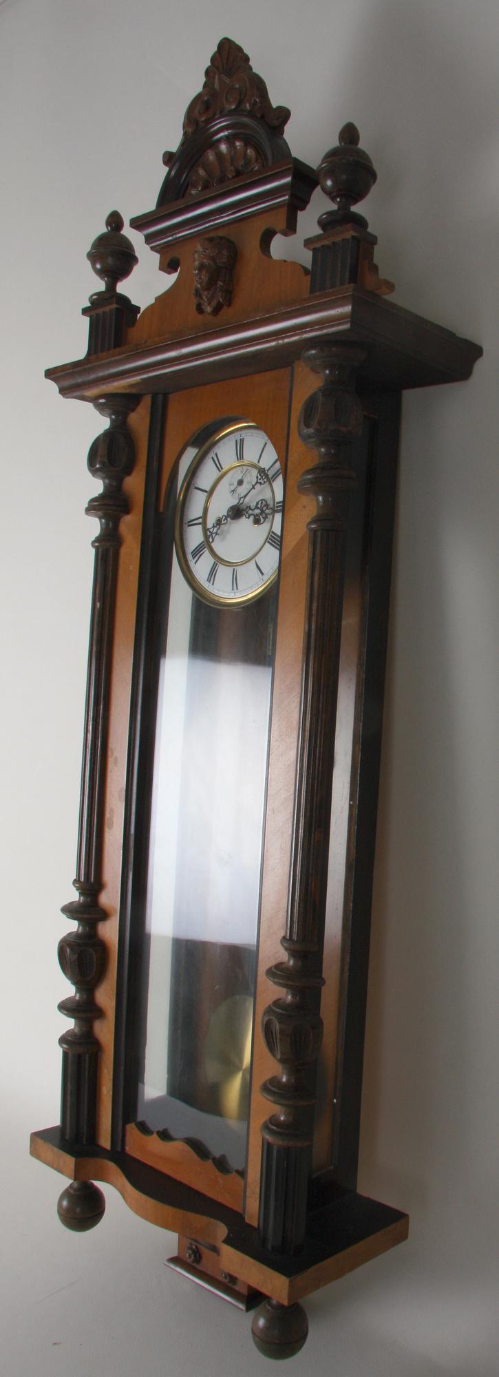 VÄGGPENDYL, 1900-talets första hälft.