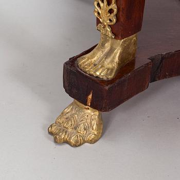 Salongbord, empirestil, 1900-talets första hälft.