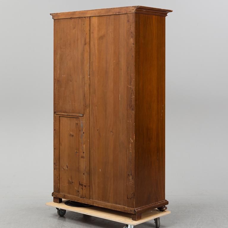 KLÄDSKÅP/GARDEROB, jugend, 1900-talets början.