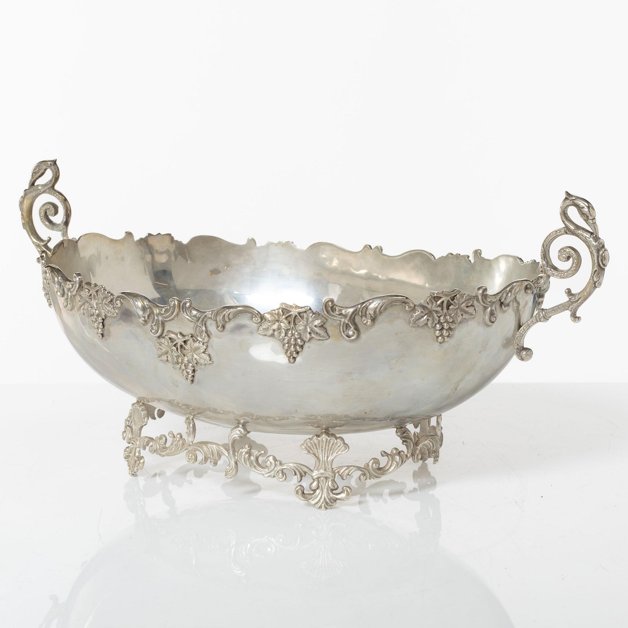 Jardiniere, silver, 1976.