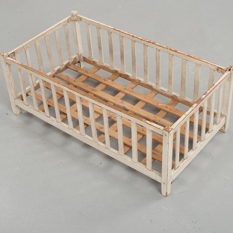 A textile baket from around the year 1900.