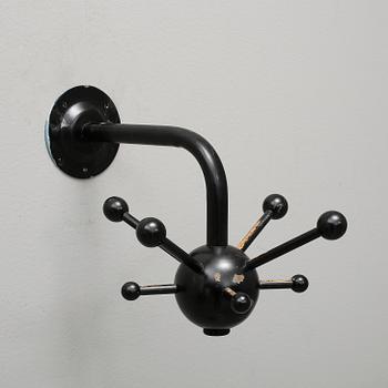 KLÄDHÄNGARE, "Sputnik", Osvaldo Borsani, Tecno, formgiven 1961 alt. "Mina", IKEA, 1900-talets andra hälft.