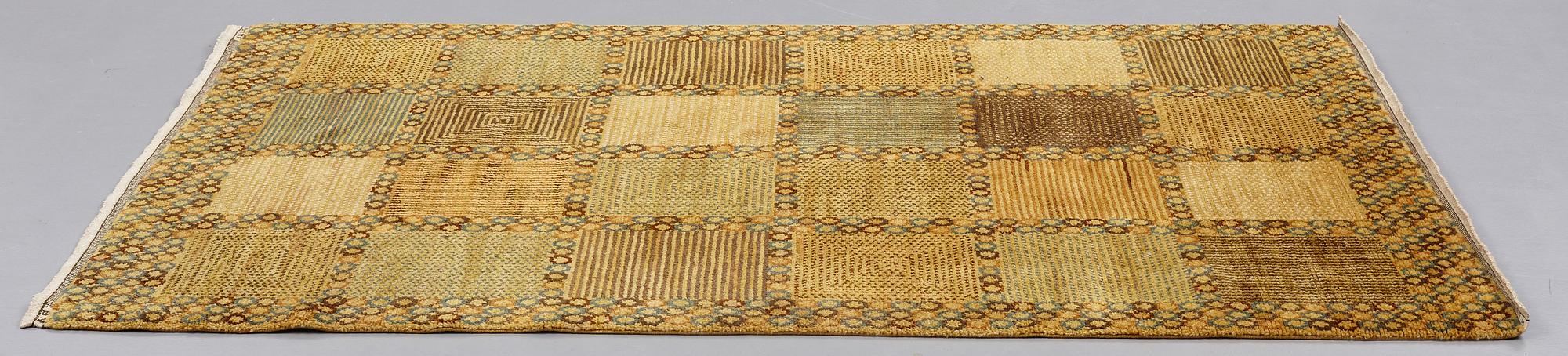 Barbro Nilsson, MATTO, "Gulingen", knotted pile, ca 219,5 x 145 cm, signed AB MMF BN.