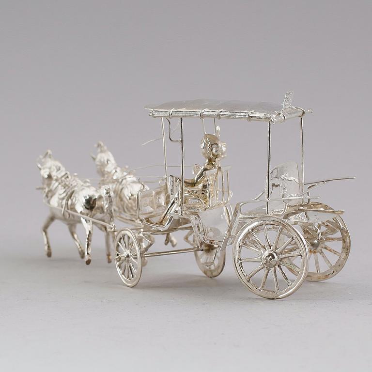FIGURGRUPP, silver, signerad G Kakojo, orientalisk, 1900/2000-tal. Vikt ca 134 gram.