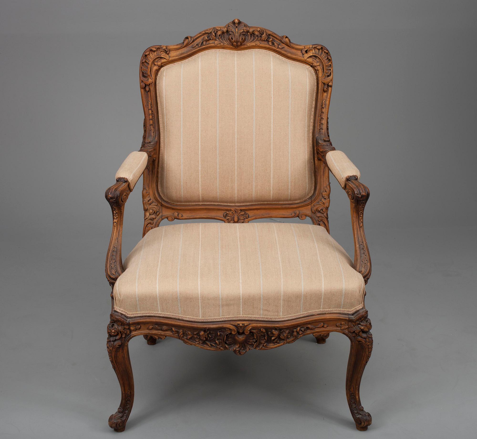 KARMSTOL, rokokostil, märkt Lysberg & Hansen A/S Kgl Hofleverandør København Danmark, sekelskiftet 1800/1900-tal.