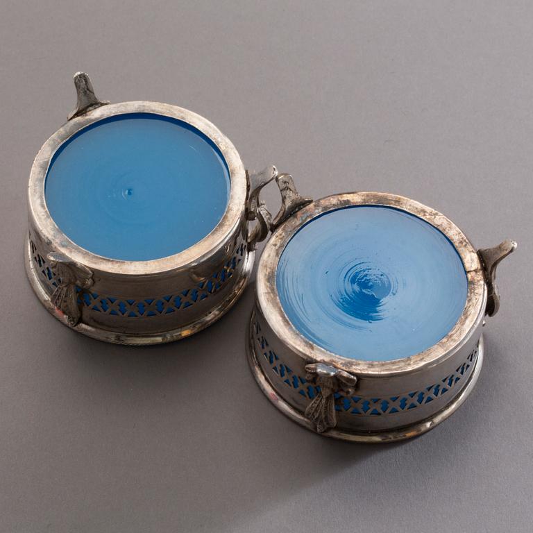 SALTKAR, ett par, nysilver, 1900-talets första hälft.