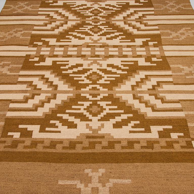 Greta Strandberg, 1920s flat weave carpets 1+3 for The Friends of Finnish Handicraft. Circa 300 x 190 and 100 x 60 cm.