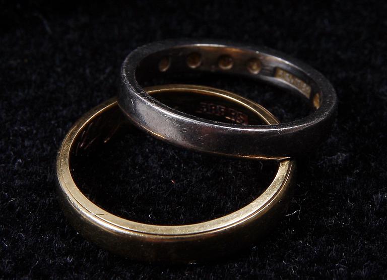 RINGAR, 2 st, guld samt 18 K vitguld med briljanter. Ca 6 g.