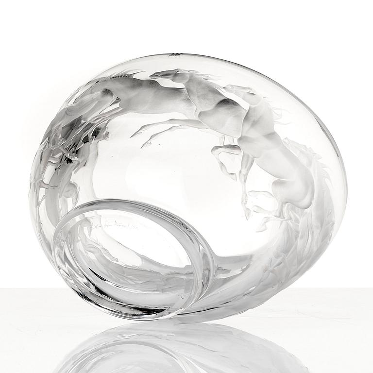 Vicke Lindstrand, a unique engraved glass bowl, reportedly a special commission ca 1972, Kosta, Sweden engraved by Tage Cronqvist.