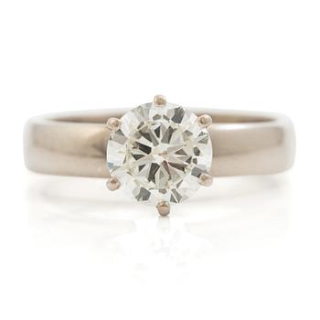 535. A ring by Sebastian Schildt, 18K white gold set with a brilliant-cut diamond ca 1.50 ct.