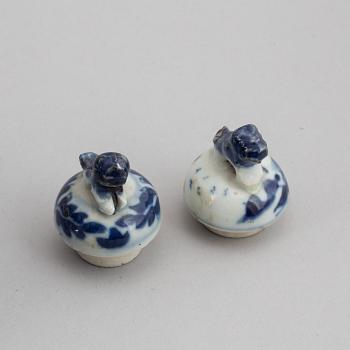 A pair of blue and white double gourd vases, Qing dynasty, Guangxu (1872-1908).