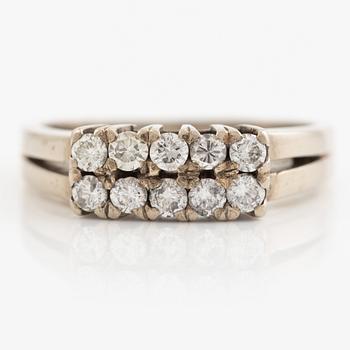 Ring, 18K vitguld med två rader med tio briljantslipade diamanter.