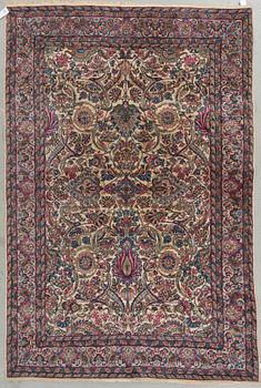 MATTA, semaintik/old. Kirman. Ca 263x175 cm.