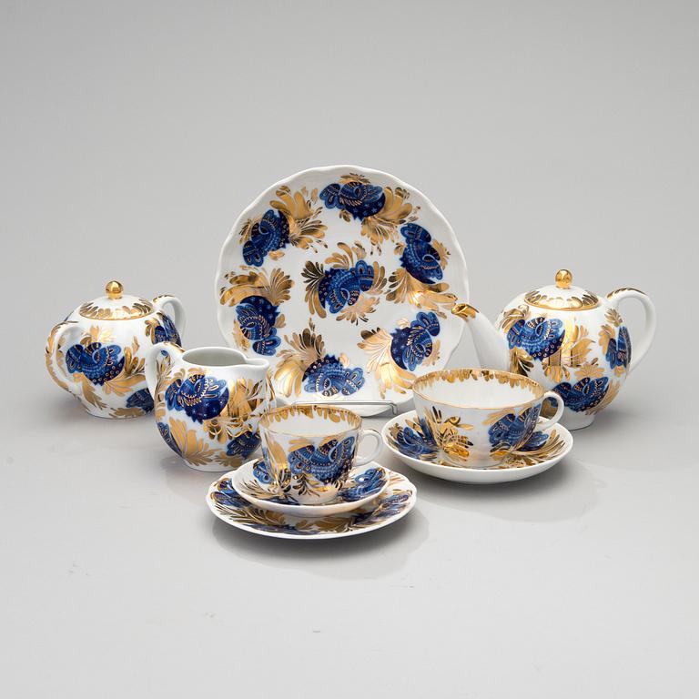 A 34-piece'Golden Garden' porcelain tea- and coffee set from Lomonosov, Soviet Union.