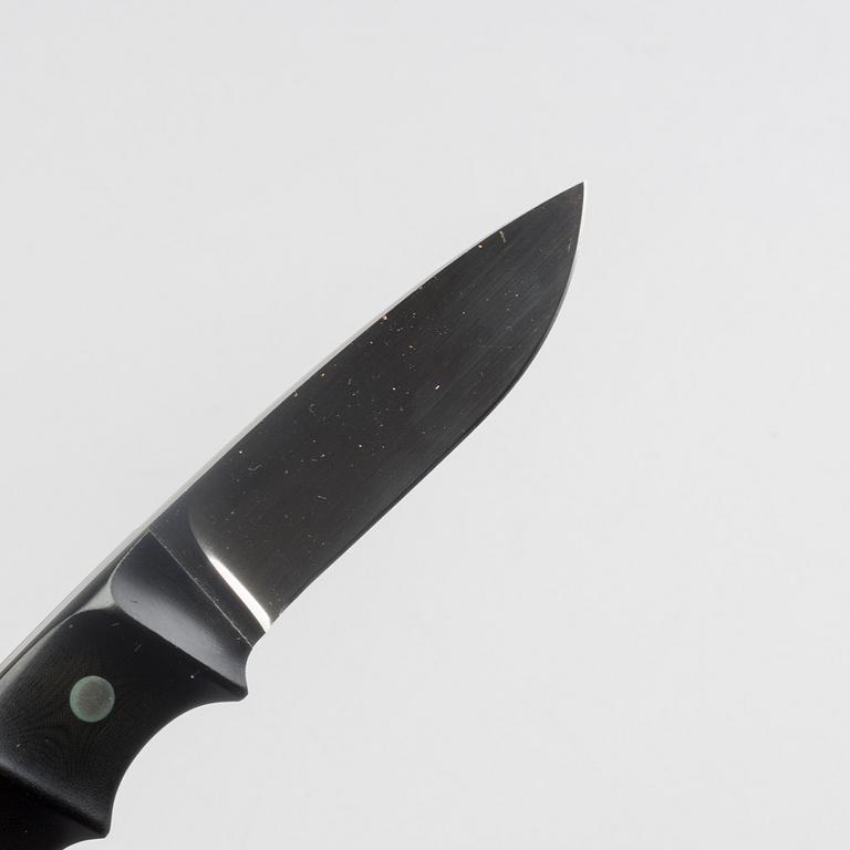 Two Berth Öberg knifes.