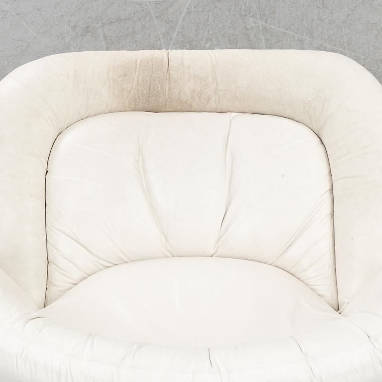Robert Tillberg, a pair of 'Buddha' easy chairs for Viskdalens Möbelindustri, Kinna, Sweden 1970s.