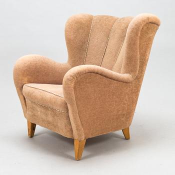 A 1950s armchair.