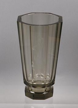VAS, glas, Vicke Lindstrand, Orrefors. Märkt undertill med 1441, A.Y. S.R.