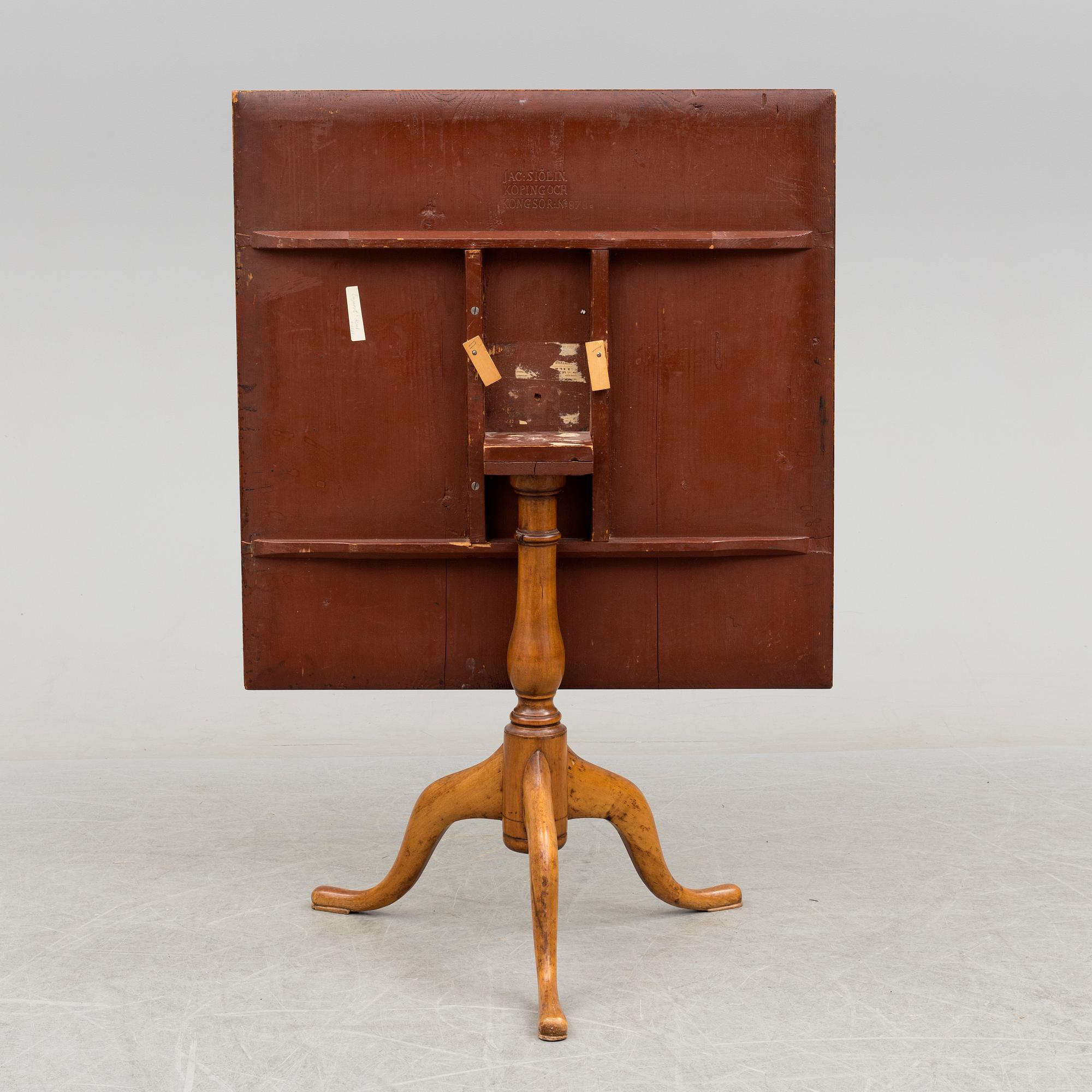 FÄLLBORD, Jacob Siölin, (mästare i Köping och Kungsör 1767-1785) signerat och numrerat 878.
