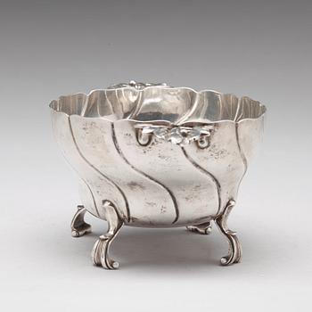 Petter Åkerman, konfektskål, silver, Stockholm
1769, rokoko.
