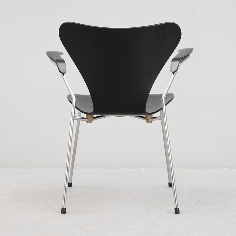 KARMSTOL, "Sjuan", Arne Jacobsen, Fritz Hansen, formgiven 1955.