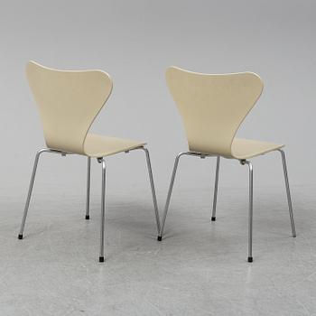 Eight 'Serie 7' chairs by Aerne Jacobsen for Fritz Hansen. Dated 2002.