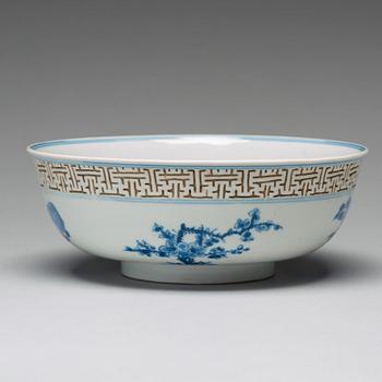 A blue and white bowl, Qing dynasty, Kangxi (1662-1722).