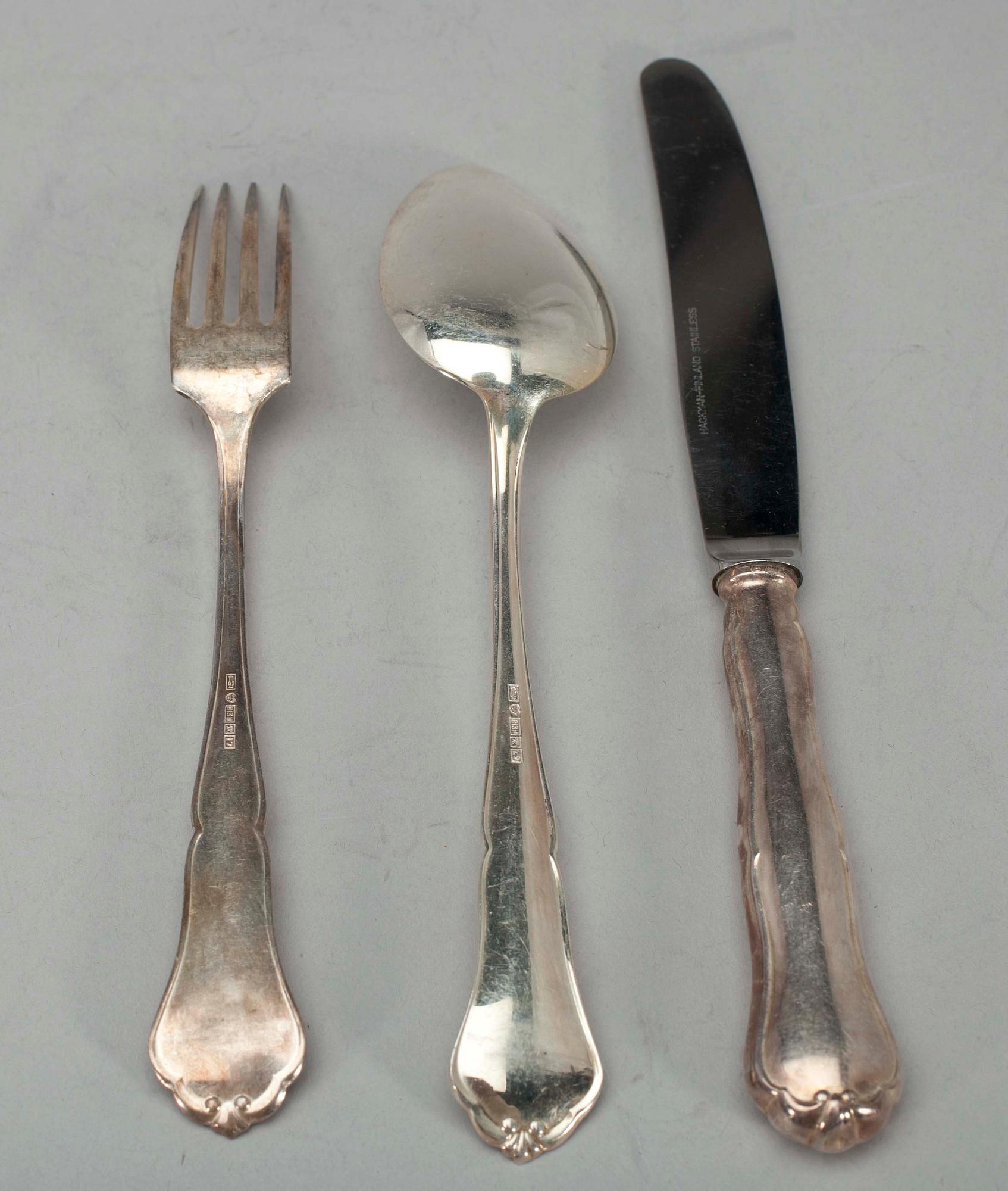 BORDSBESTICK, silver, Chippendale, 12+12+12. Auran Kultaseppä, Åbo 1961.