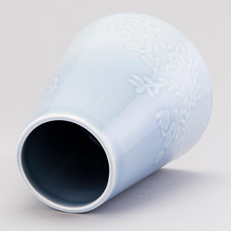 HEINI RIITAHUHTA, a 'Blue cranberry' porcelain vase signed Heini Riitahuhta 2005.