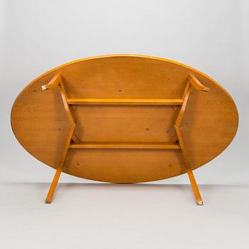 Kimmo Varjoranta, matbord och stolar 8 st, "Kaiku", återförsäljare Sope Kaluste. I produktion 1985-1995.