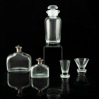 Vicke Lindstrand, a 19-piece 'Iced' glass service, Orrefors.